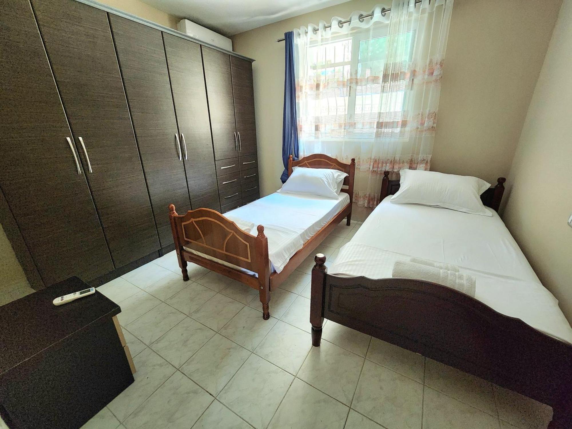 Eden Guesthouse Durrës 외부 사진