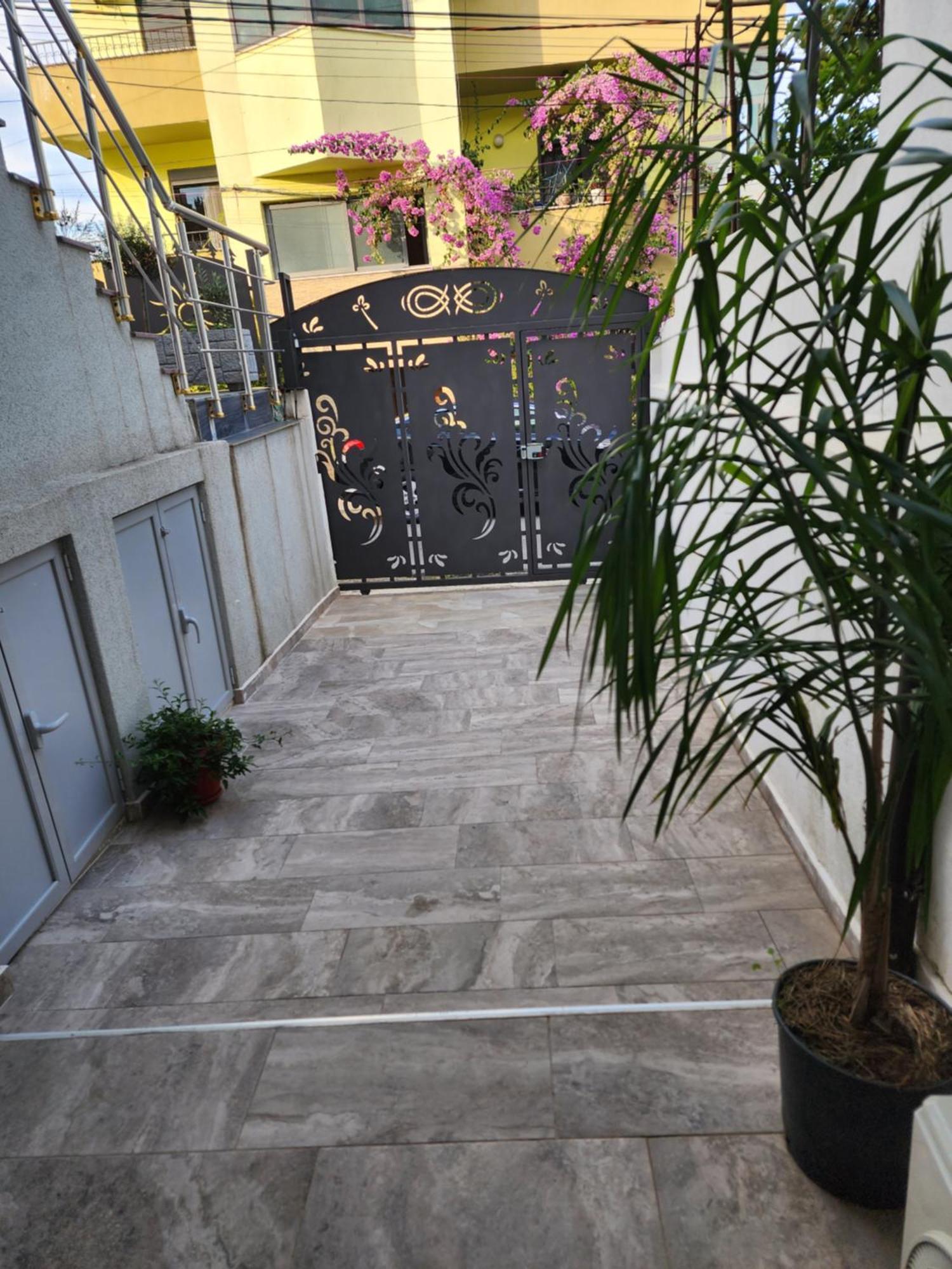 Eden Guesthouse Durrës 외부 사진